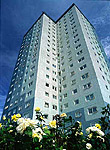 Giddy wide angle picture of Seaton Highrise in the City of Bloom